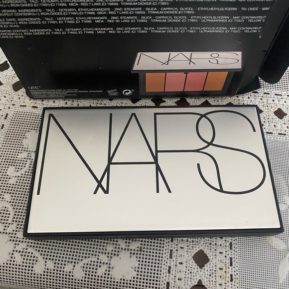 NARS Full Dimension 2 Palette - Picture 1 of 3